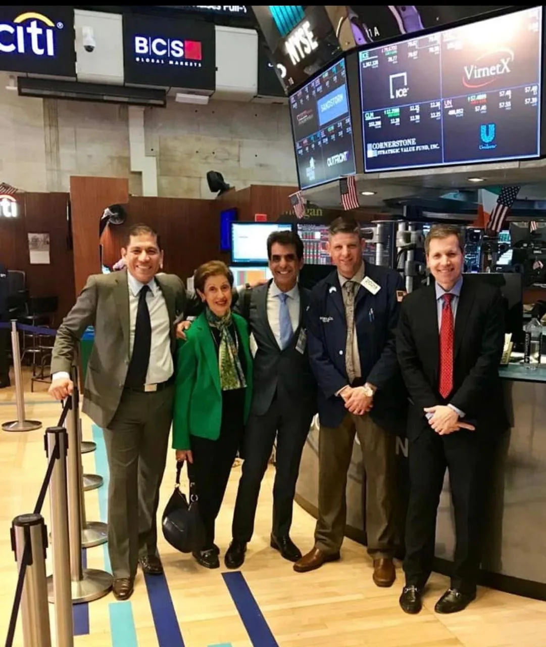 Recursos Corporativos leadership at the NYSE trading floor